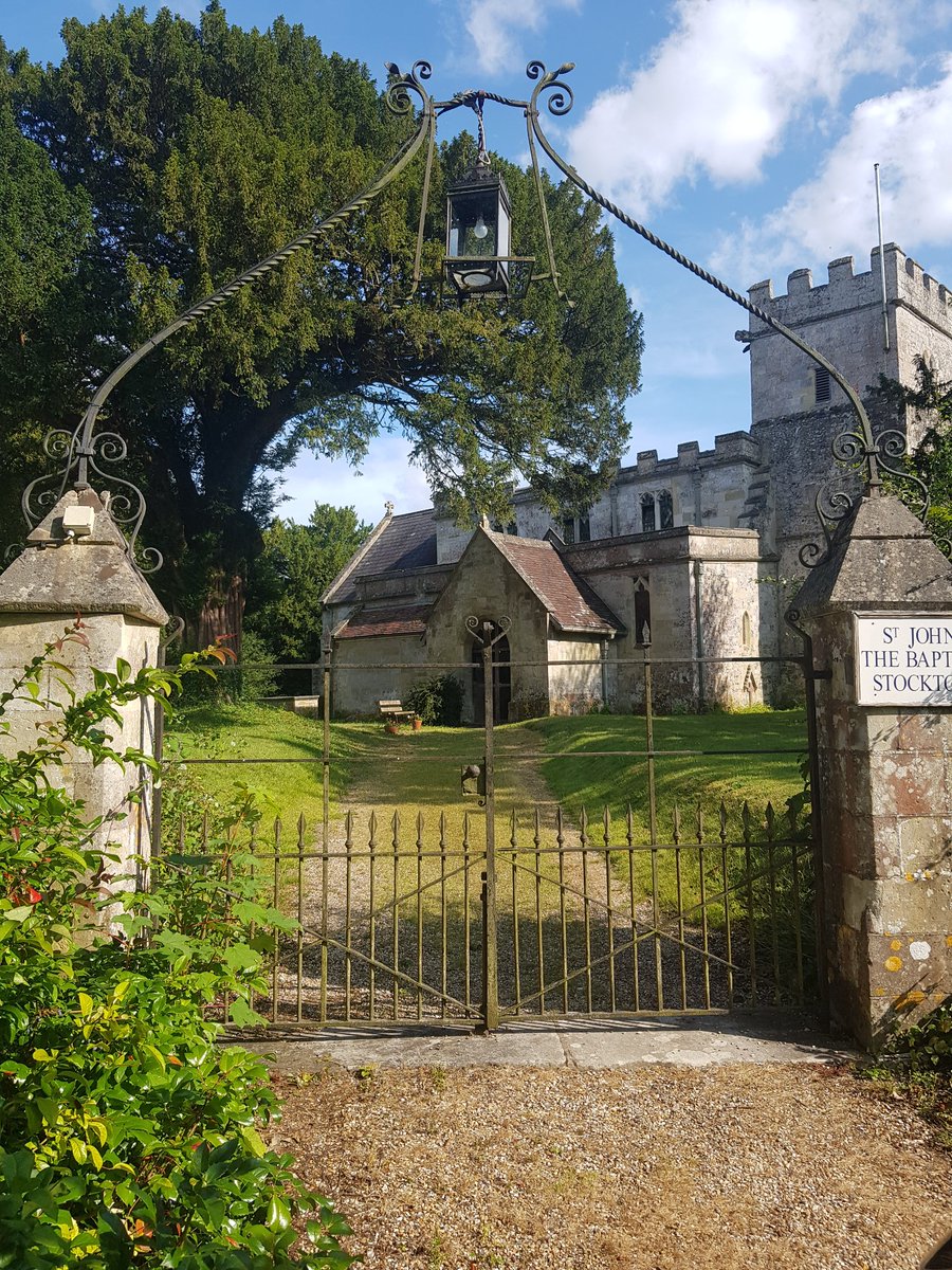 TheHistoryMouse's tweet photo. #MyBestThree: #Overthrows. This one is dedicated to @CathyRLowe who answered my plaintive cry and told me the proper name for one of these (amongst many other additions to my vocabulary). #SOuthNewtonChurch #StocktonChurch #BishopstrowChurch #IronworkThursday https://t.co/wIEVjrl5aJ