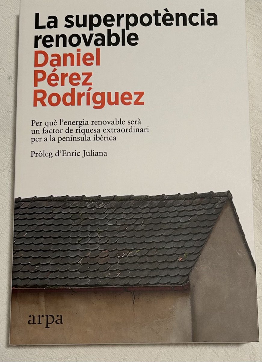 MerceRiuss's tweet photo. Setmana de presentacions de llibres sobre energies renovables: avui, @danielperezr87 presentant “La superpotència renovable”, acompanyat per @iuforn a @MitjaMosca de #Badalona. Un tema que desperta passions i un llibre que tinc ganes de començar a llegir # https://t.co/q7HDRpkEdT