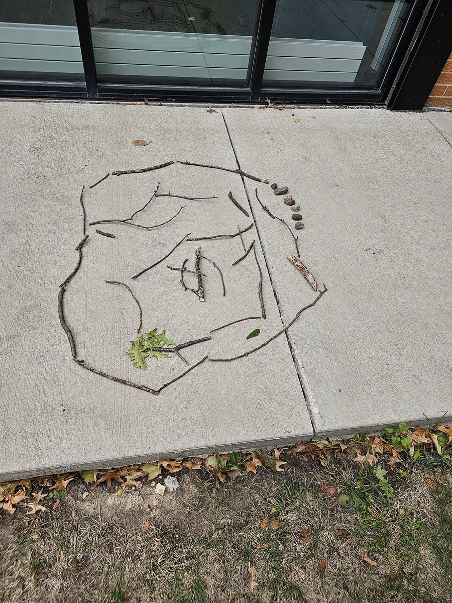 Kindergarten artists were learning all about Radial Symmetry and professional artist Andy Goldsworthy while taking part in this month's maker challenge. Mrs. Nolte and her artists are superstars!