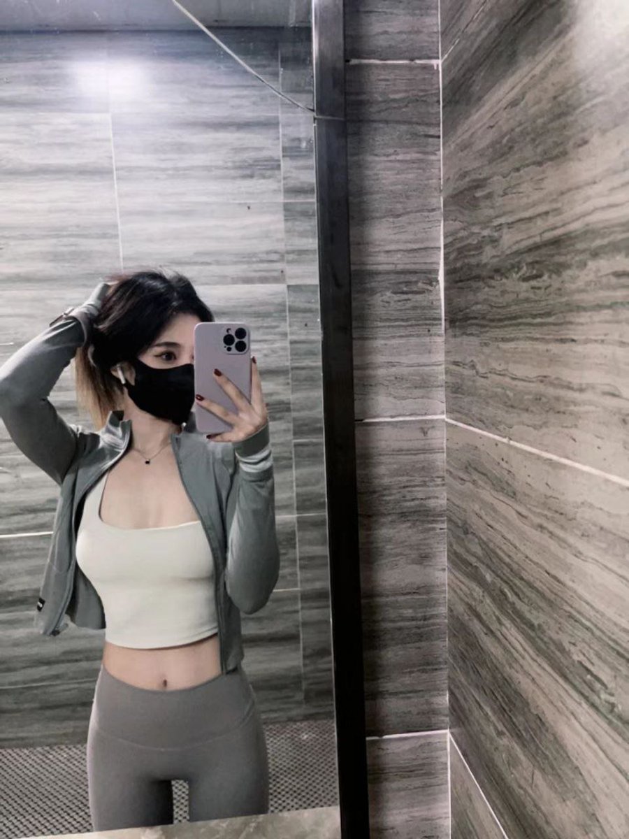 It’s so hot to do gym in the afternoon