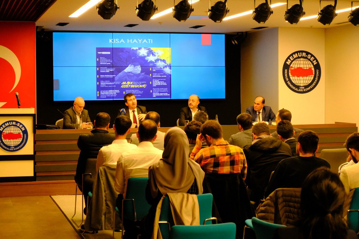 Vefatının 20. yıl dönümünde Bilge Kral Aliya İzzetbegoviç panelini gerçekleştirdik 

<a href="/makifinanvakfi/">Mehmet Akif İnan Vakfı</a> ile birlikte düzenlediğimiz panelde; Aliya  İzzetbegoviç’in düşünce dünyasını, liderliğini ve gençlere bıraktığı miras olan bağımsızlık mücadelesini konuştuk.