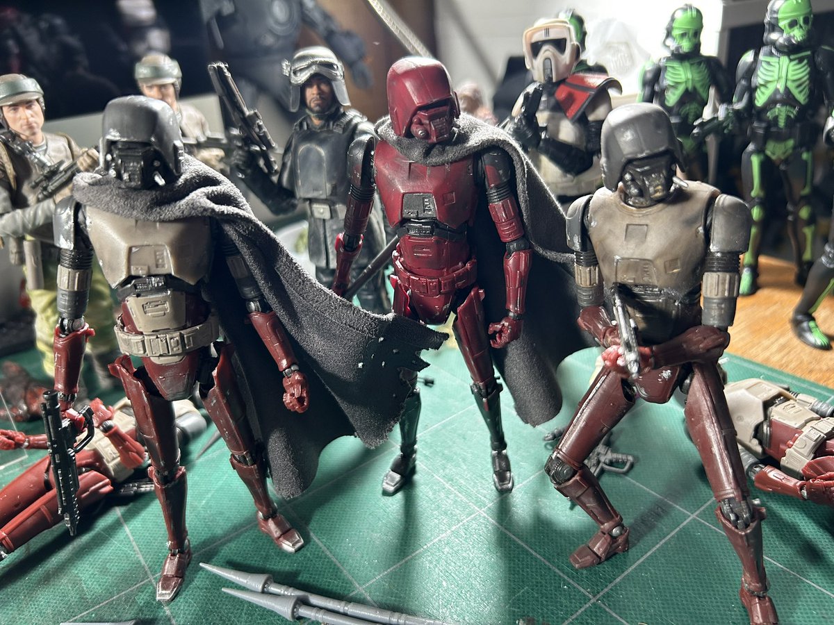 yak_face's tweet photo. Taking a break from HK-87 customs and finishing up a Tusken Warrior using a few parts from those HKs and custom soft goods. #hasbro #blackseries #starwarsblackseries #starwars #craftyourfandom #tuskenraider #hk87 https://t.co/TWEj1y1RP2