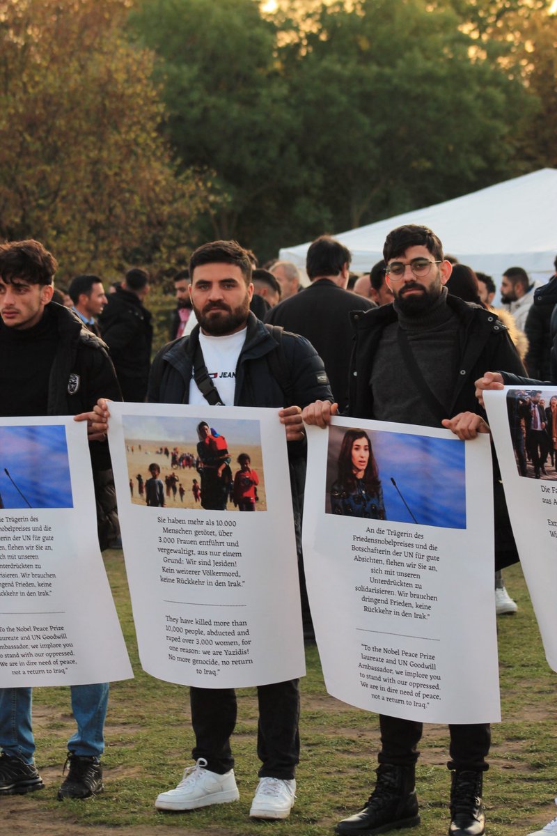 Ayasghanem99's tweet photo. القوة الأيزيدية أكتر من 3000 يزيدي اليوم أمامة برلمان الأماني في برلين
#abschiebung_stoppen_ https://t.co/sFhor1hOOX