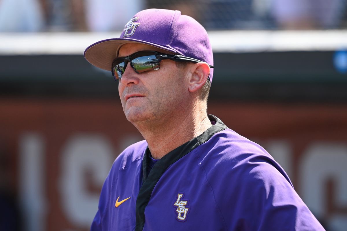 Mikdup_8's tweet photo. OUR GUY IS GETTING PAID💰

#LSU and Jay Johnson have agreed to a new seven-year, $12.55 million deal that makes him one of the highest paid coaches in the country🔥

Per @walexander https://t.co/rE1R8TTU32