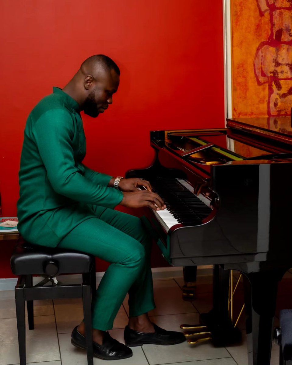 addovaness's tweet photo. I could piano-pose but not piano-play.
@dada_ampah20 the diplomatic photographer shot these memories during the #germandays in accra https://t.co/wrzaSpwOHi