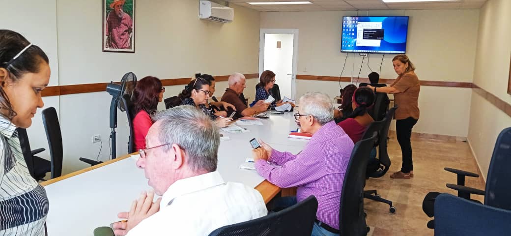 hisplacen's tweet photo. Durante la jornada, se desarrolló un taller conjunto entre el Centro de Investigaciones de Plantas Proteicas y Productos Bionaturales (CIPB) e #Hisplacen, en interés de identificar objetivos de trabajo investigativo que tributen al desarrollo de ambas entidades. https://t.co/9jR2sBhJzp