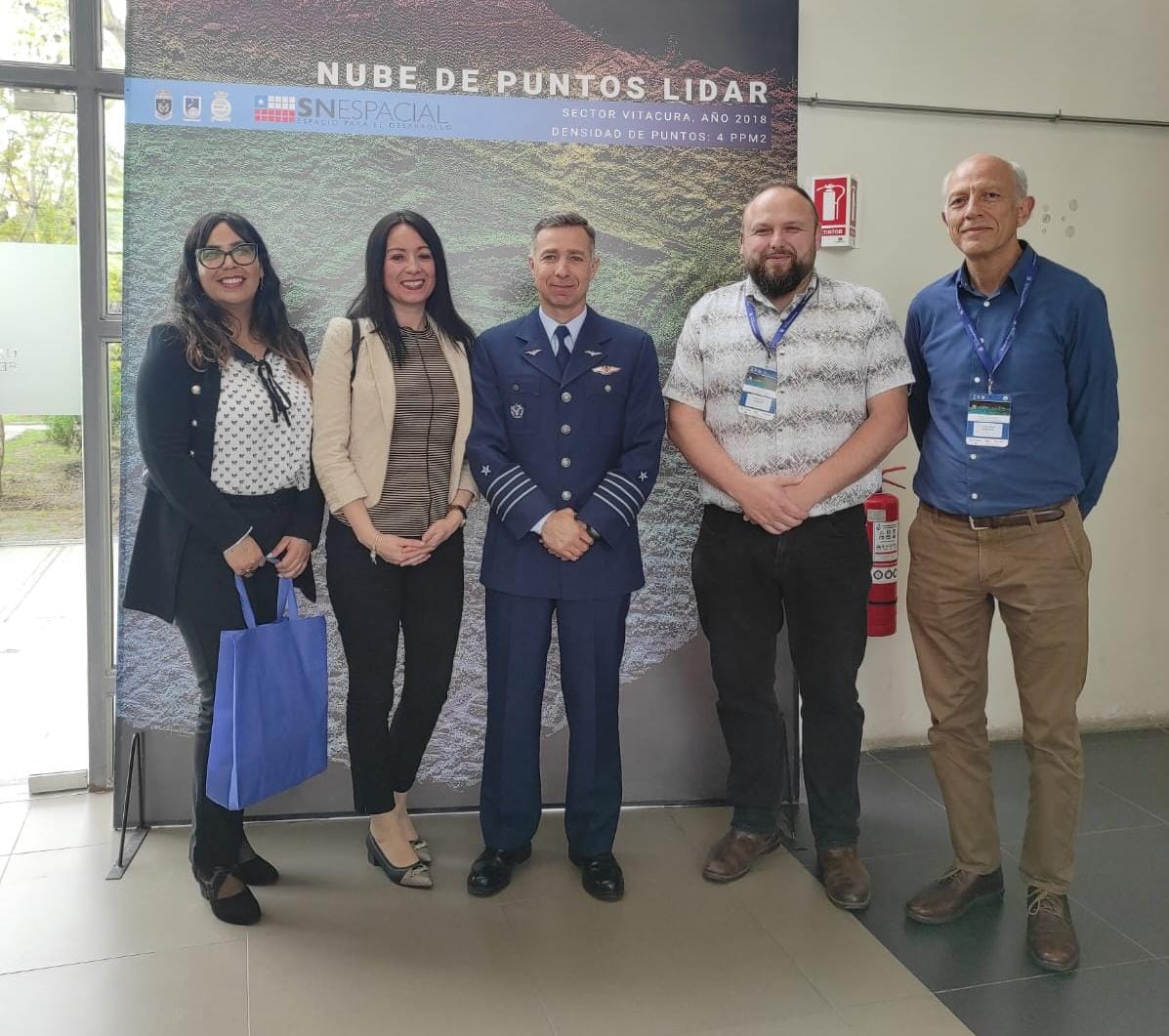 Sernapesca participó del aniversario N°60 del Servicio Aerofotogramétrico de la <a href="/FACh_Chile/">Fuerza Aérea de Chile</a>. En este contexto se realizó el taller: "Tecnologías Aerotransportadas para el Desarrollo Nacional", donde intercambiamos conocimientos entre instituciones públicas, privadas y la academia