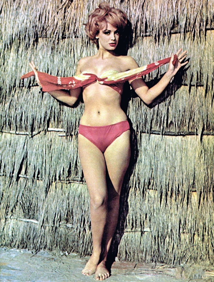 WAGongaware's tweet photo. British actress Margaret Lee
#ForeignFilm #60sLadies https://t.co/VUYHLdHlzZ