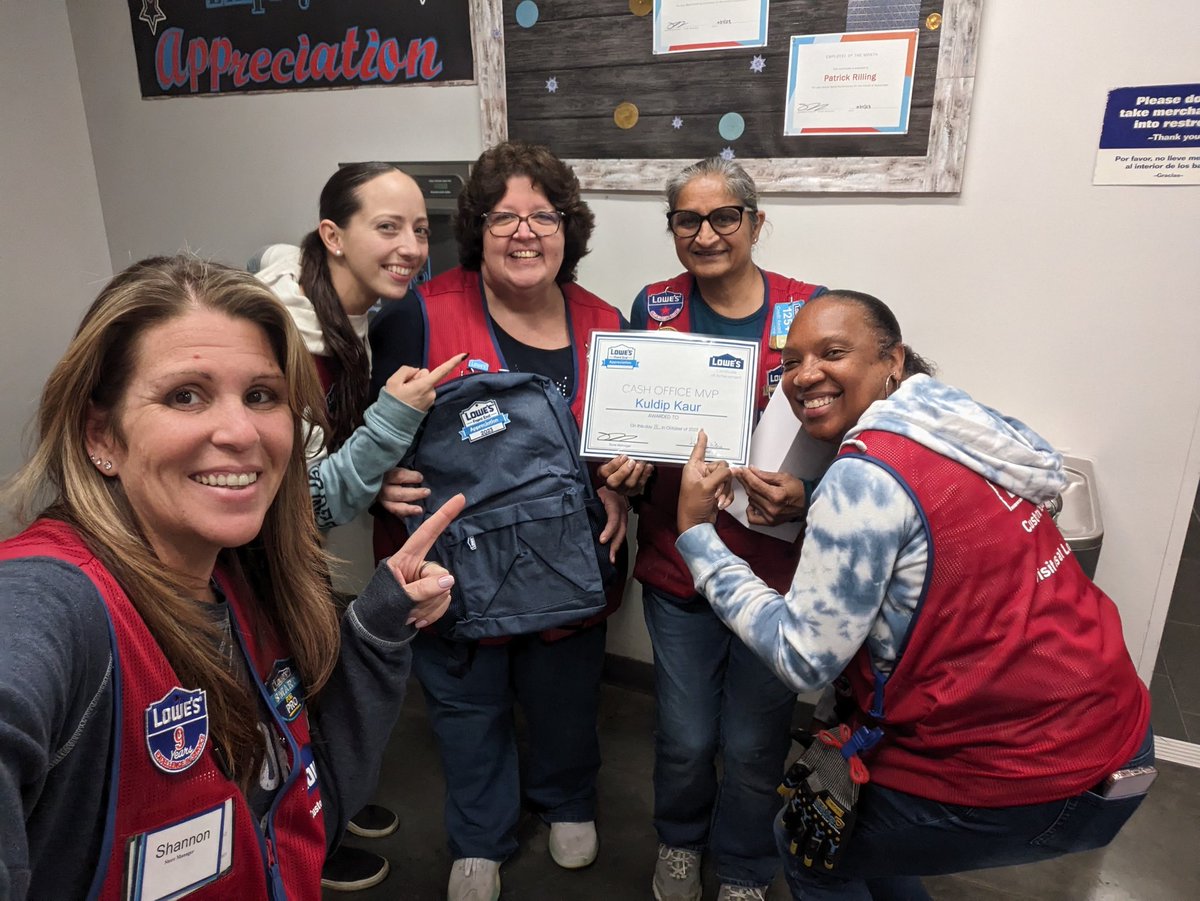 Fishon2612's tweet image. We have had some awesome recognition the past two days in Hicksville! From safety recognition for Mike and Christine, to celebrating Amarjeet for employee of the month, and Kuldip- during front end appreciation! #amazingteam #soproud