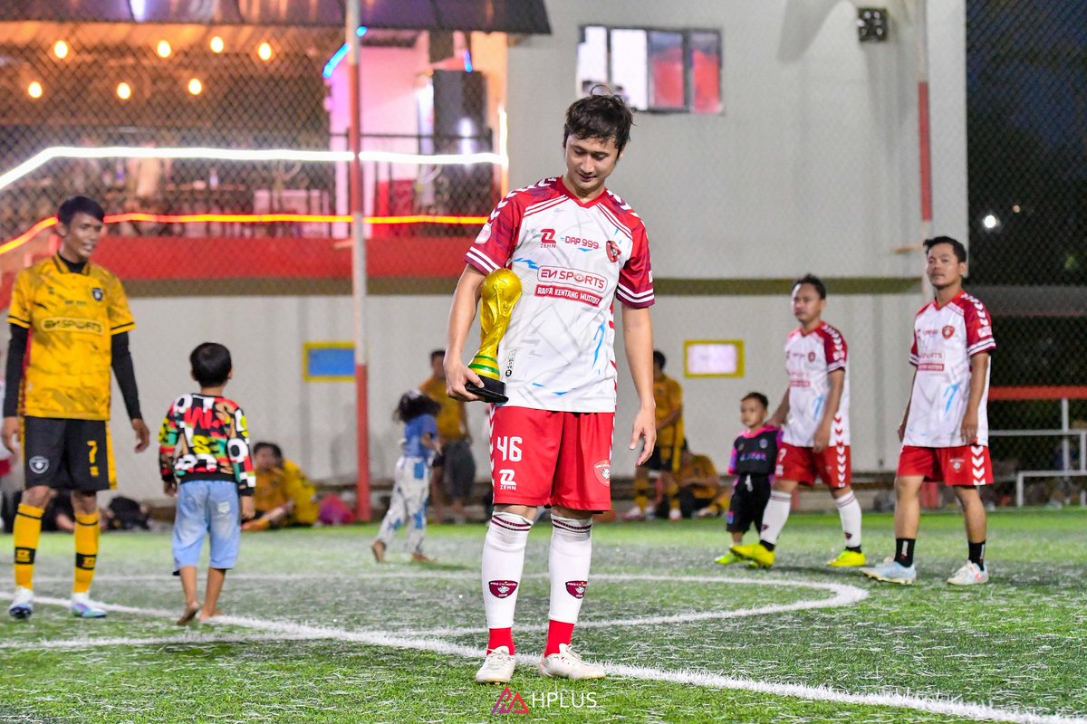 dede_setiabudi's tweet photo. Pecah telor ditahun 2023 #Footballplayer #internal https://t.co/HxOW8uVtcj