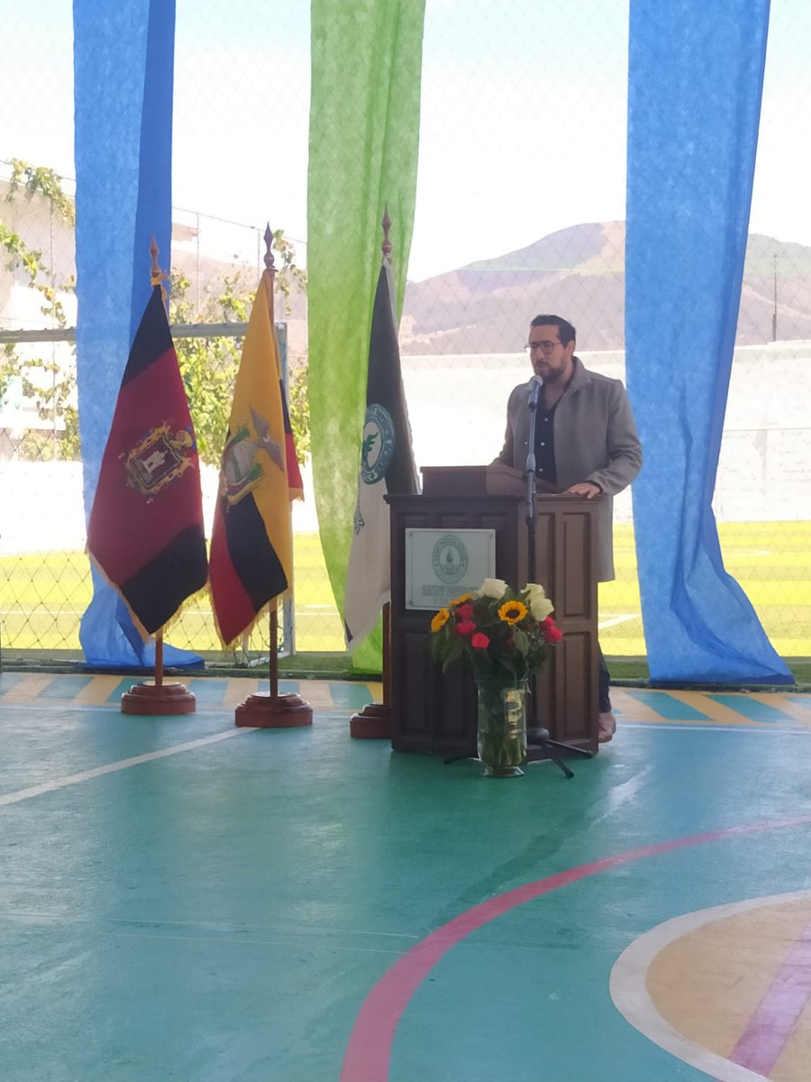 flacecuador's tweet photo. 🚀 ¡Ya hemos comenzado "Jóvenes Héroes" en el Saint Patrick School! Estamos en medio de la ponencia de Luis García de @kas_ecuador sobre la micro corrupción. 

🎉 Celebrando con los jóvenes un Ecuador sin corrupción. ¡Acompáñanos!

🔴https://t.co/ExwUy4vgQM https://t.co/Vbfts3r8ZC