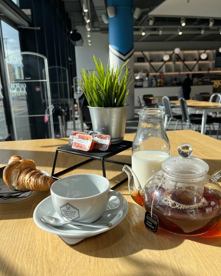 It's #UKCoffeeWeek! The West Ham United Coffee Co. at <a href="/LondonStadium/">London Stadium</a> is the perfect place to escape for a coffee and a bite to eat. Grab a latte, a cappuccino, or our new mint hot chocolate and take a break from the busy life of the Olympic Park ☕

<a href="/WestHam/">West Ham United</a> | <a href="/noordinarypark/">Queen Elizabeth Olympic Park</a>