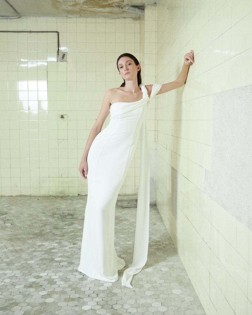 BRIDAL COLLECTION  2023 "KALOS" 
Aura dress