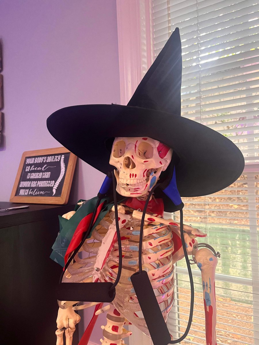 DrCSeeDC's tweet image. The witch is in 🧙🏻

No bones about it, we care about your skeleton over here at Fusion Chiropractic
.
.
.
#fusionchiropractic #chiropractor #skeletonhumor #thedocisin