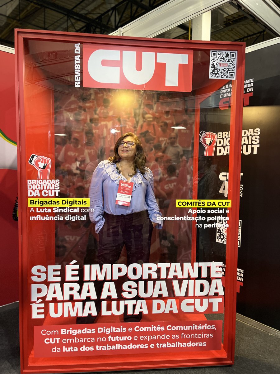 Olha ela... Nossa presidenta, @NeivaMrs no stand das brigadas digitais no 14º CONCUT 👇📸  #14CONCUT