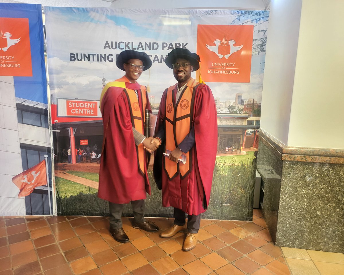 fawwyb's tweet photo. 1/ 🎓Today is monumental! We celebrate Dr. Kwanele Nxumalo, the 1st PhD graduate from @AndPostharvest in the @UJBotany at the University of Johannesburg. His journey exemplifies ambition, mentorship, and innovation. #PhD #Graduation #Agroprocessing
His journey started in 2020 https://t.co/pU8MIekkZi