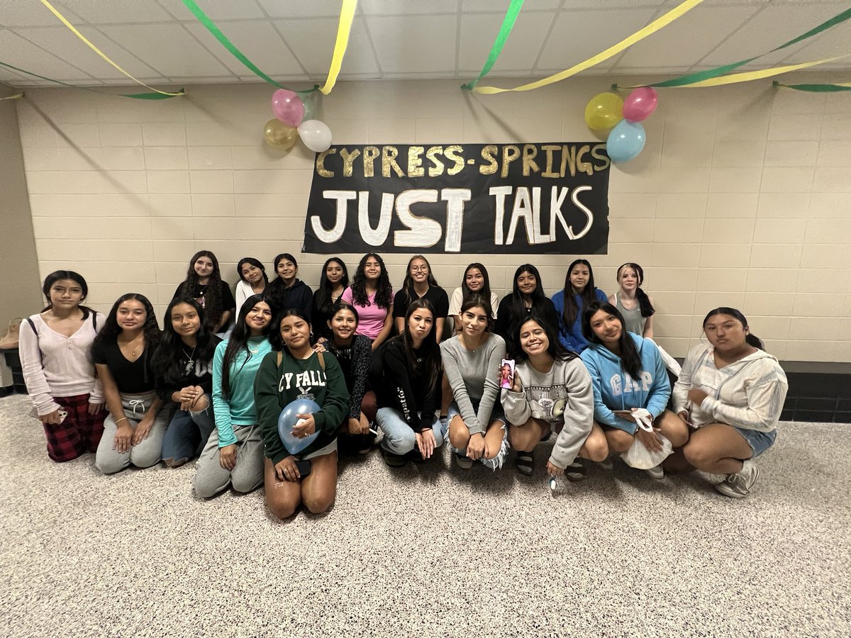 falls_wsoccer's tweet photo. Monday started our Homecoming week! Our girls working hard to decorate the math hallway #WeAreOne #CyFallsGirlsSoccer https://t.co/Dmd24ruiPH