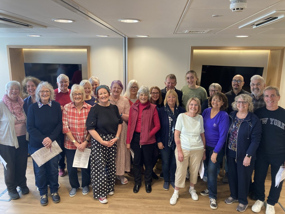 ellyfyork's tweet photo. Loved visiting this inspirational choir this week . Everyone’s life had been touched by cancer - thank you for your love and warmth 🎤 🎶 🎵- they have a brilliant teacher in Nicola - check them out @YorkAgainstCanc https://t.co/7ylQz3iZXS