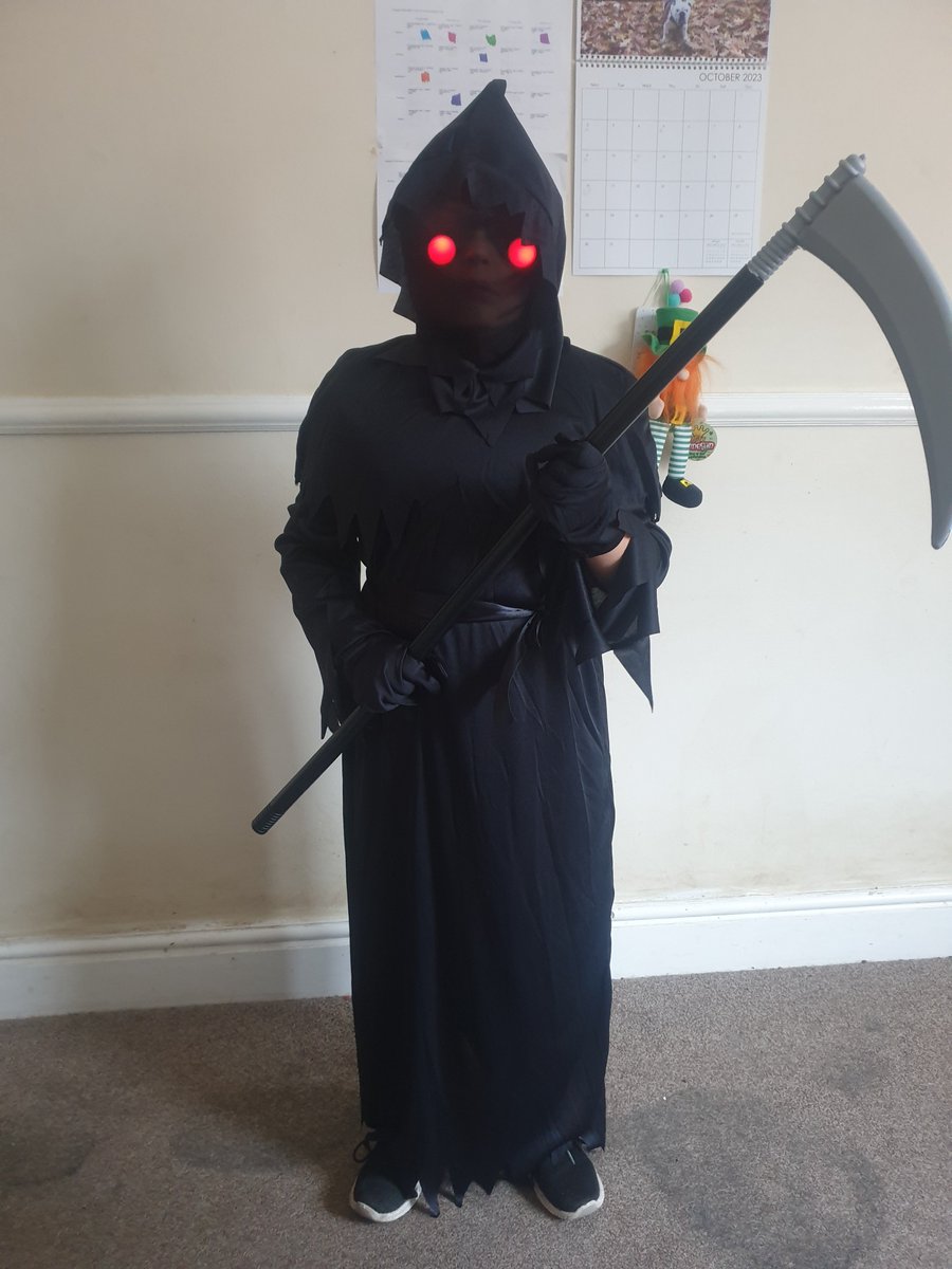 Creepy grim reaper for tonight's school Halloween disco!  👻🪦⚰😱🧟‍♂️🎃 xxx