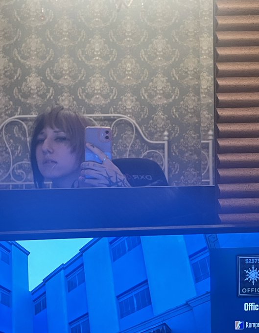 Average Office player https://t.co/DW1g7l9Fv9