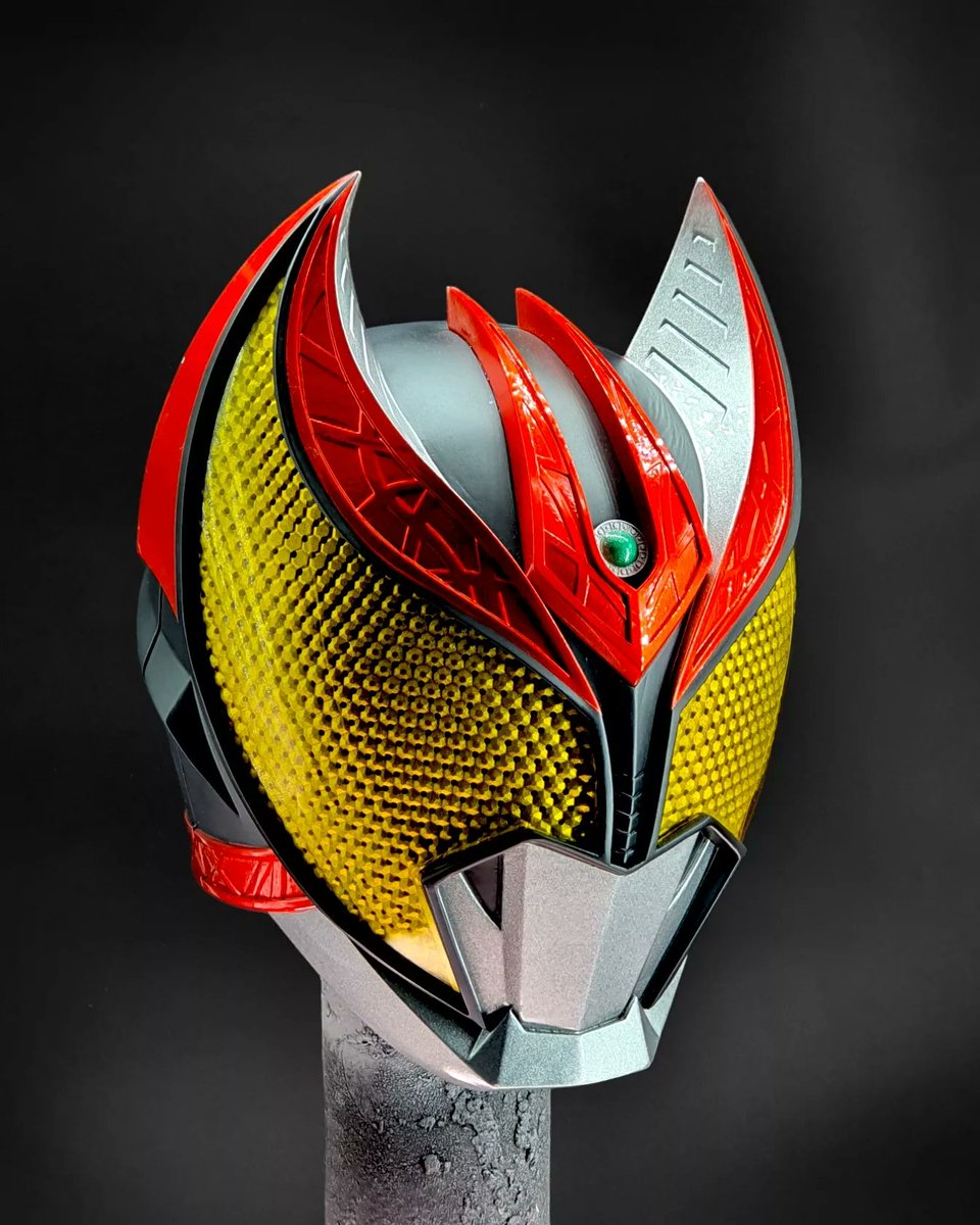 StarchildProps's tweet photo. Kamen Rider Kiva Helmet 

I really love how this helmet came out! 

3D model by dzackers3D 
Wearable and full size.

#KamenRider #kiva #kamenriderkiva #cosplay #prop #replica #3dmodel #resin #powerrangers #supersentai https://t.co/8U1eQRrdCM
