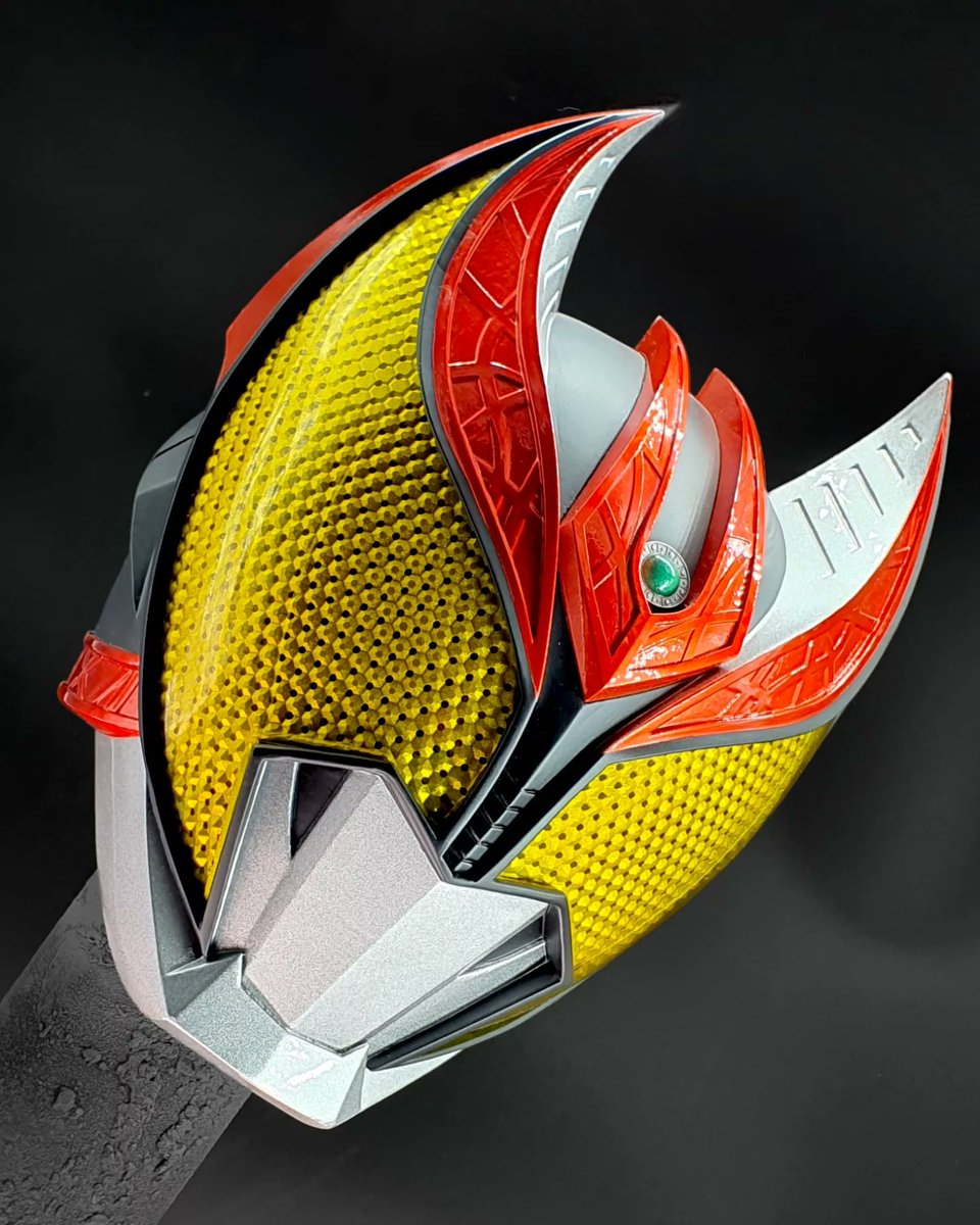 StarchildProps's tweet photo. Kamen Rider Kiva Helmet 

I really love how this helmet came out! 

3D model by dzackers3D 
Wearable and full size.

#KamenRider #kiva #kamenriderkiva #cosplay #prop #replica #3dmodel #resin #powerrangers #supersentai https://t.co/8U1eQRrdCM
