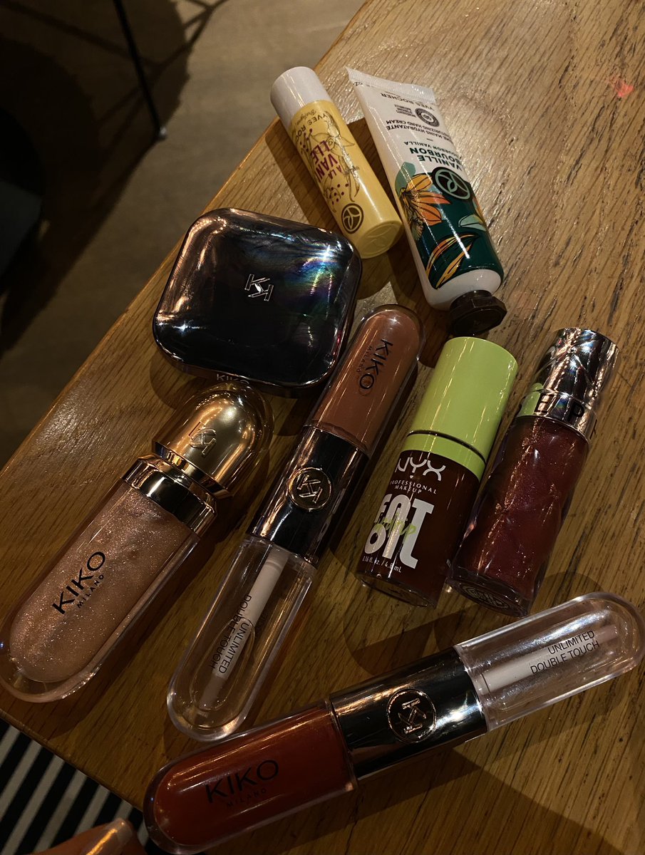 okula giderken kalem bulamadigim cantamdan cikanlar