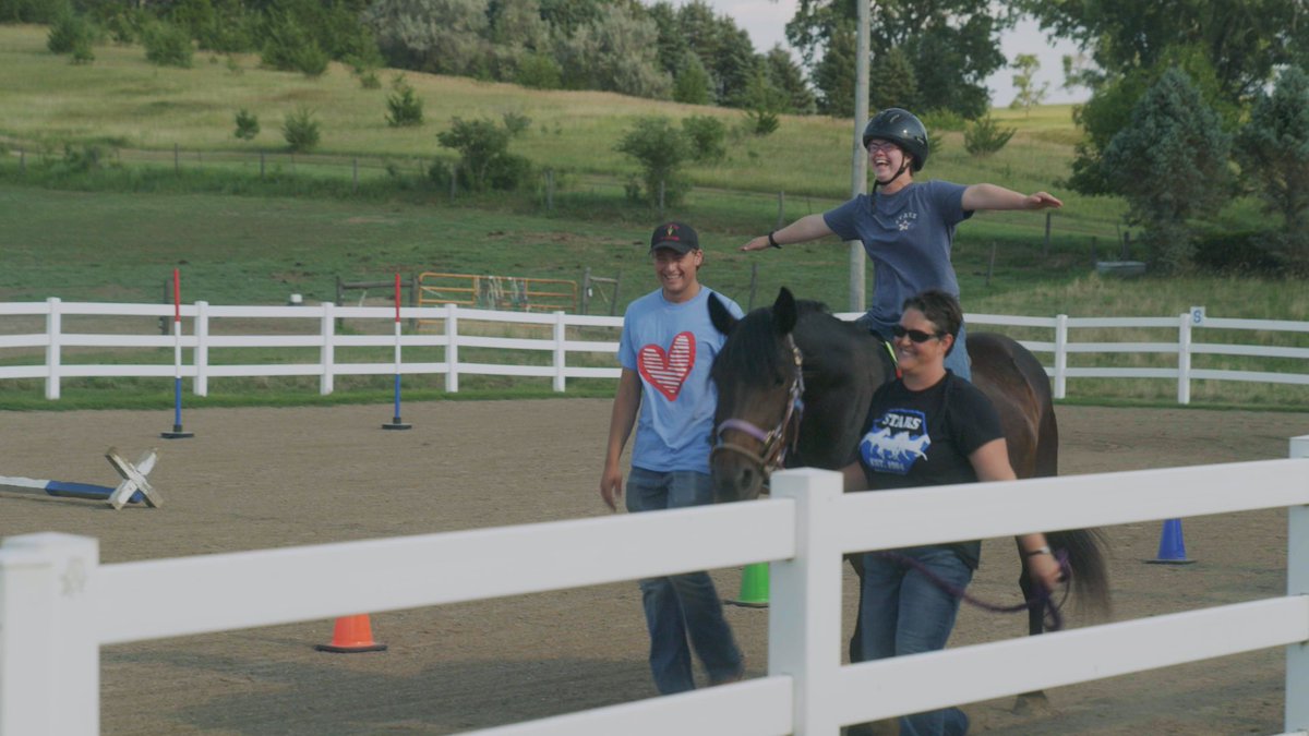 GlassEntGroup's tweet image. Giddy up 🐴 for a BRAND NEW episode of #HeartlandDocs premiering Saturday at 9/8c on Nat Geo Wild! 🤠