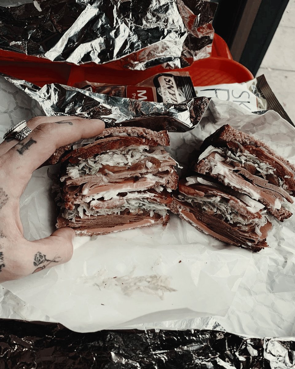 ᴋᴇʟʟᴇɴ. tweet media