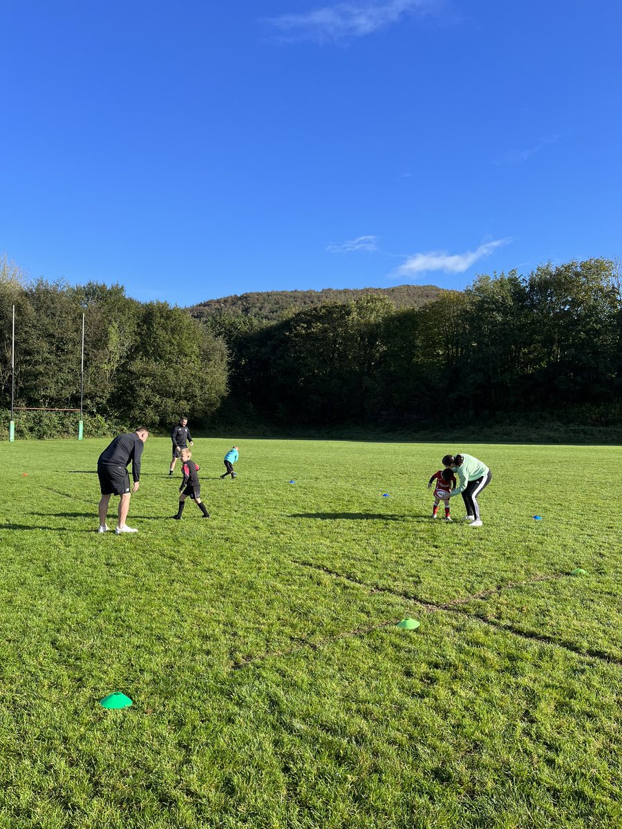 EdArmst50663968's tweet photo. Another fun filled session planned for super tots 🏉 on Saturday 

Anyone looking to come along for a free session this Saturday 

Get down to @TaffsWellRFC 10:15am 

@playondevelop @FfynnonTafPri @CRugbyCommunity https://t.co/FkrxiauCzd