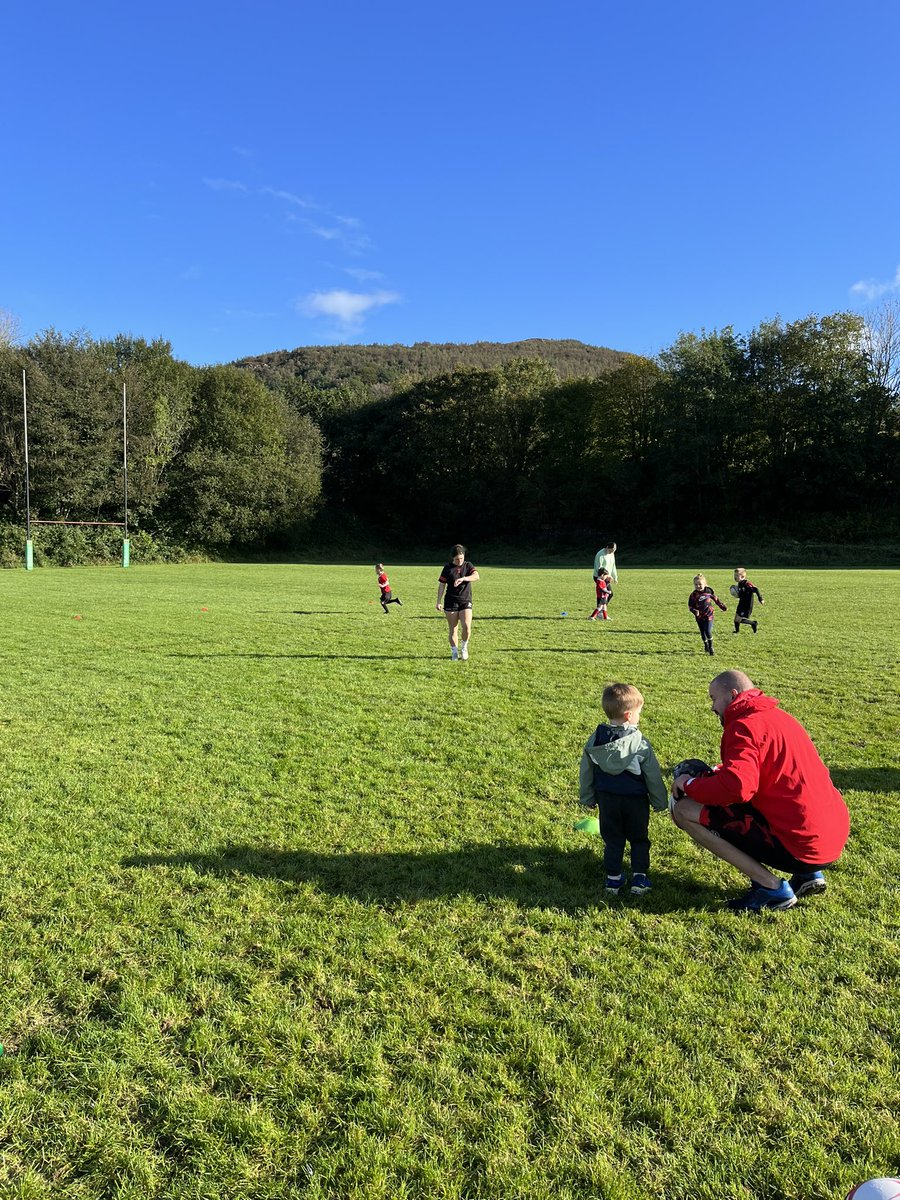 EdArmst50663968's tweet photo. Another fun filled session planned for super tots 🏉 on Saturday 

Anyone looking to come along for a free session this Saturday 

Get down to @TaffsWellRFC 10:15am 

@playondevelop @FfynnonTafPri @CRugbyCommunity https://t.co/FkrxiauCzd