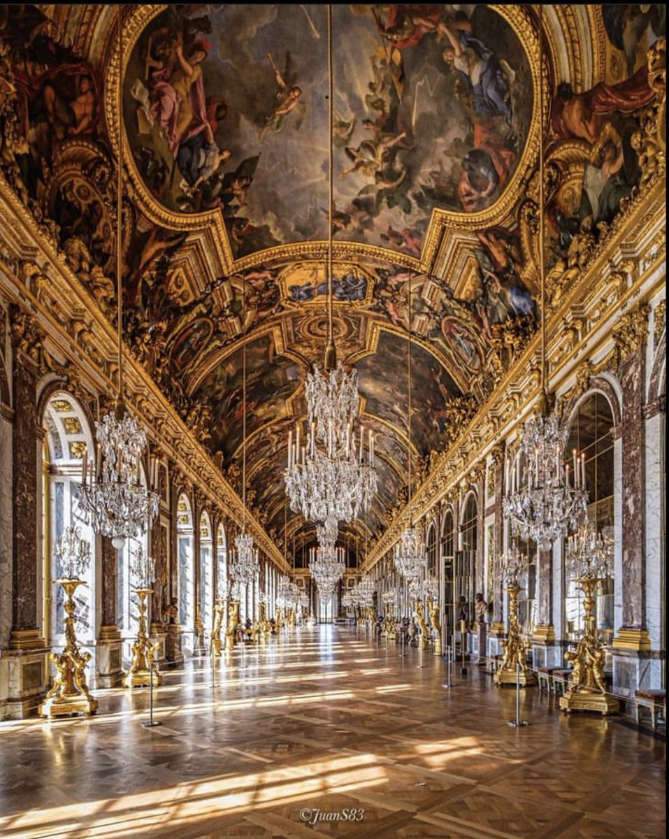 ValentyneDreams's tweet photo. The beauty of Versailles. https://t.co/PG0LwBB0CF