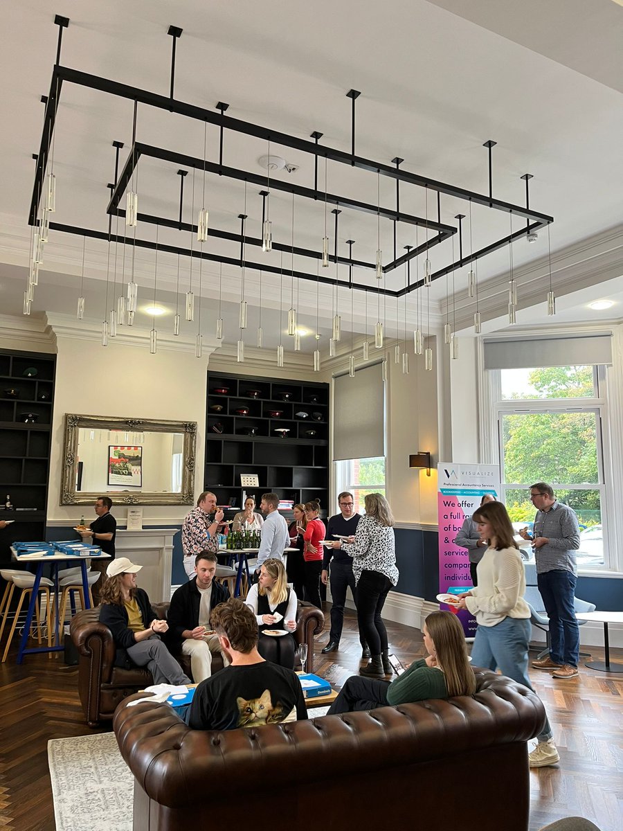 Yesterday we held a pizza and beer (or prosecco!) lunch for our customers, thank you to all that could make it. 
If you're interested in being a part of the BASE Bordon community please get in touch for more info. basebordon.co.uk/contact/
#networking #community #coworking #office