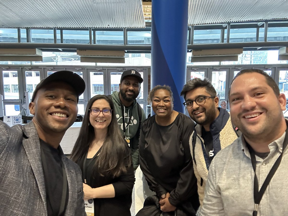 hah_vee_AIR's tweet photo. #TBT to last week during UnDemo Day by @renvcf during #MichiganTechWeek. It was great reconnecting with a few and meeting many. I look forward to spending more time at next year’s events! https://t.co/lcBHvvzAMM