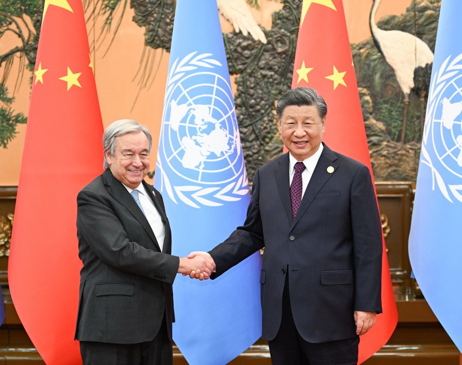 Xi Jinping se reúne con el secretario general de la ONU, António Guterres 🇨🇳 

Xi sostuvo que China está dispuesta a fortalecer su cooperación con los organismos de las ONU para promover el multilateralismo

Detalles 👉🏻 descubriendochina.org/post/xi-jinpin…
#China #Beijing #Guterres #XiJinping
