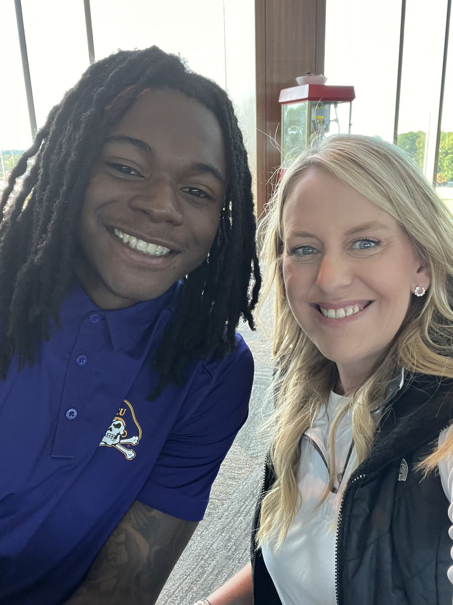 So fun to see fellow GDS Bengal and now Pirate <a href="/TheCamHayes/">Cam</a> today at ECU Basketball Media Day. #GDS #ECU