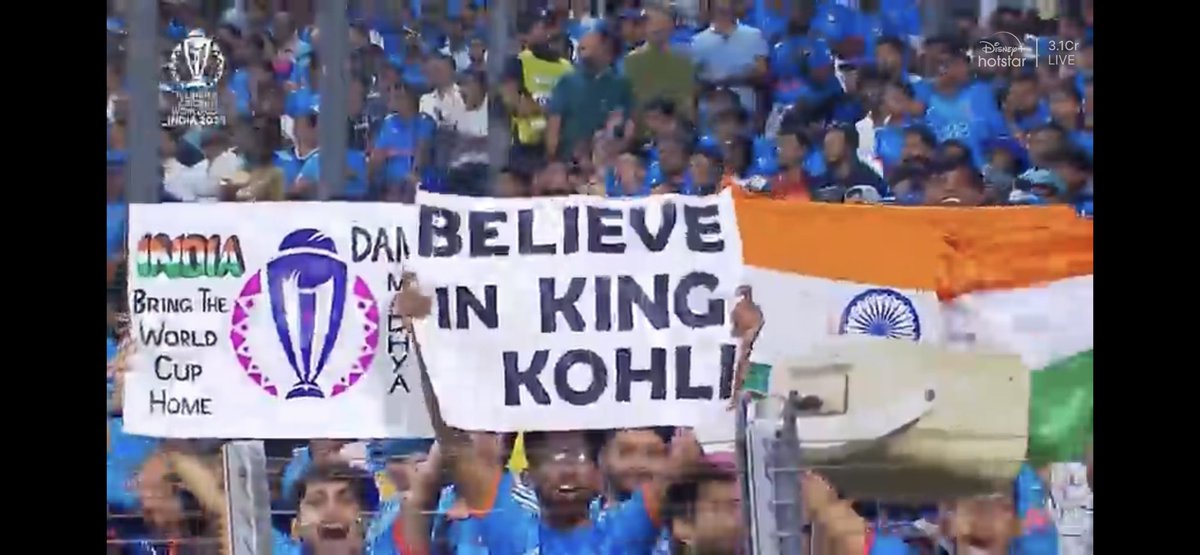 ayushmannk's tweet photo. We believe in kohli 🇮🇳👏🏾
And the human touch of umpires who make this game endearing. Wide nahi di bhai ne. 👏🏾🏏
#INDvsBAN #WorldCup23 https://t.co/raaQ4em9n0