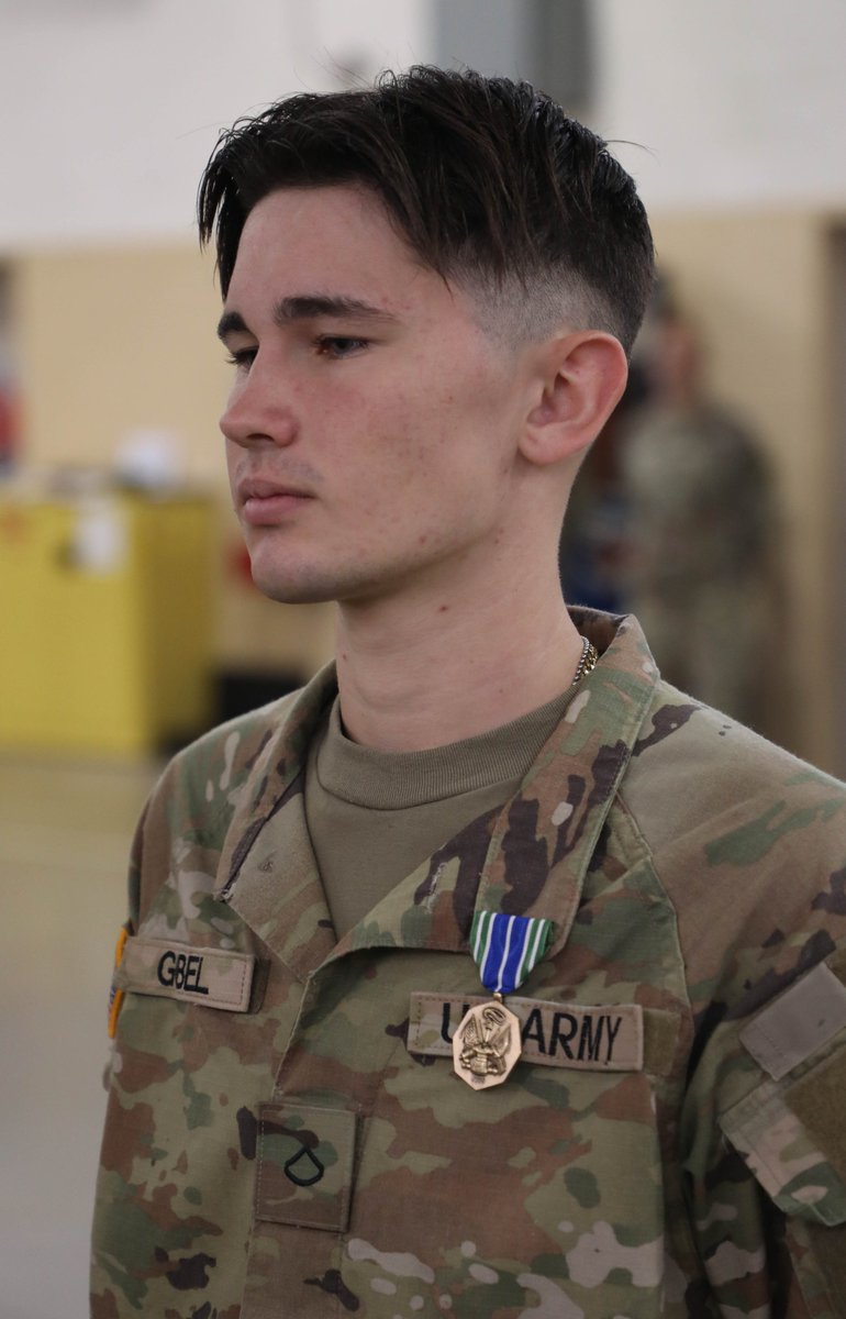kentuckyguard's tweet photo. It's patching day!
New Kentucky Soldiers receive their unit patches during their #firstformation ceremony in Frankfort today!
Welcome Soldiers!! https://t.co/JnVEBZqJ5X