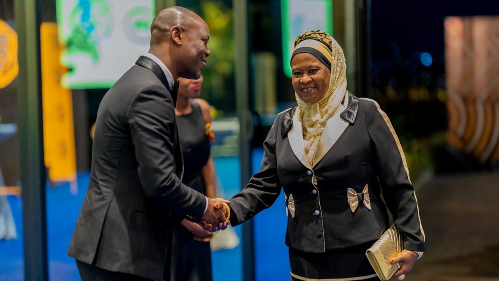 UTBrwanda's tweet photo. 𝐙𝐮𝐥𝐟𝐚𝐭 𝐌𝐮𝐤𝐚𝐫𝐮𝐛𝐞𝐠𝐚, the founder of @UTBrwanda  and the Director of 𝐌𝐓𝐍 𝐅𝐨𝐮𝐧𝐝𝐚𝐭𝐢𝐨𝐧 was among the Key guests at the celebration of 25 years of @MTNRwanda  Operating in Rwanda.
📸@IGIHE https://t.co/EduCs9tLvP