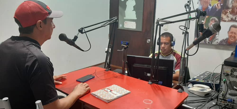 Iniciamos el Programa: Económico Productiva en Radio por Venceremos 104.9FM Todos los Jueves de 10am a 11am
Carora, Lara. Venezuela.
Programa de la Comisión de Economía Productiva del @PSUVTorresLara.
Programa dedicado a temas Económicos y Productivos del Pais