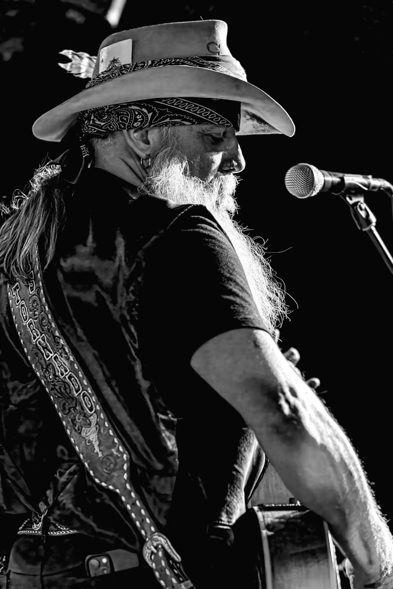 dallasmoore's tweet photo. Dallas Moore Wild West Tour Rolls On up to Jackson’s Roadhouse Clovis, California 6pm TONIGHT on the Outdoor Main Stage. Y’all C’mon and Join Us for a Damn Good Time! #outlawcountry #dallasmoorewildwesttour #california #westcoast #honkytonk #wildwest 
#FinalFour #DallasMoore https://t.co/qCVzJlbQx2