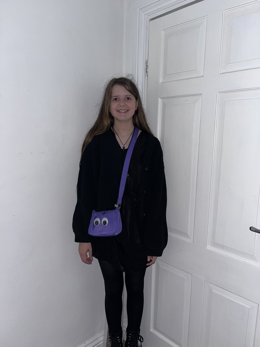 All ready for her 1st <a href="/maisiehpeters/">maisie peters</a> show. #littlegoodwitch #goodwitch #leeds