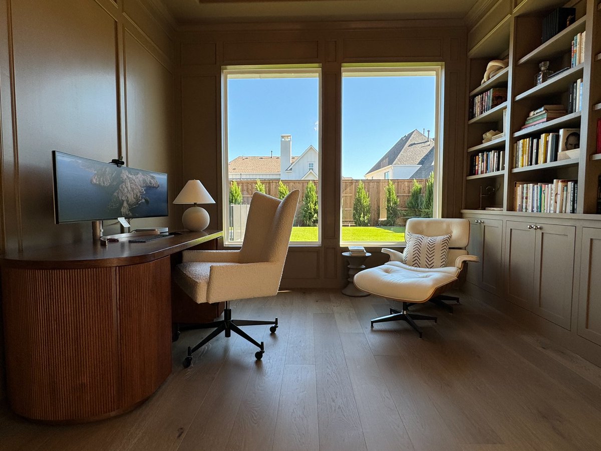 My new home office is complete.