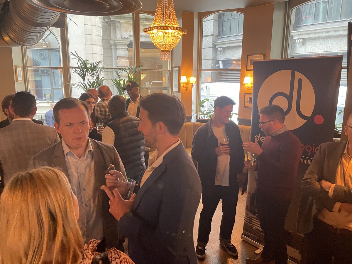 DemandLogicUK's tweet photo. Last week, we had a team social after a busy few weeks following #CREtechNewYork! 🎉
These events are always a fantastic way to celebrate each other’s successes.
https://t.co/yU3Wilsn69 https://t.co/H4rz4NqnKw