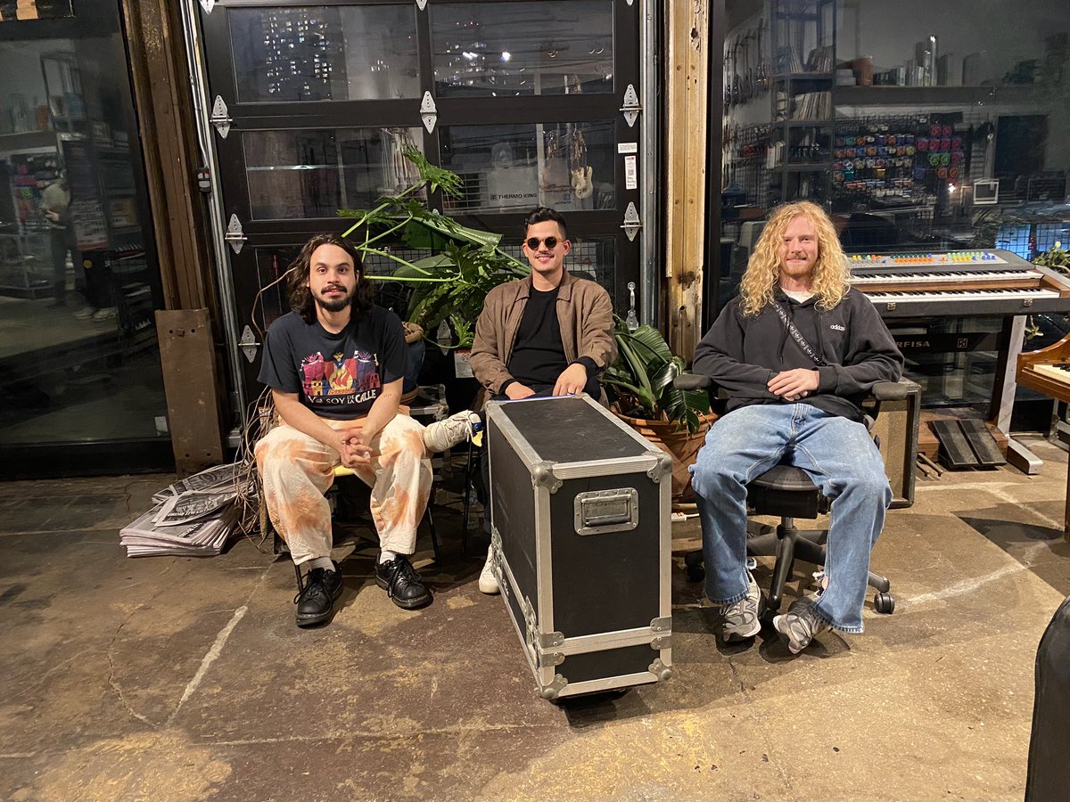 diego_hedez02's tweet photo. Trio concert at  Bushwick Public House Chase / Perez / Hedez trio ! https://t.co/6HzYUyj31s