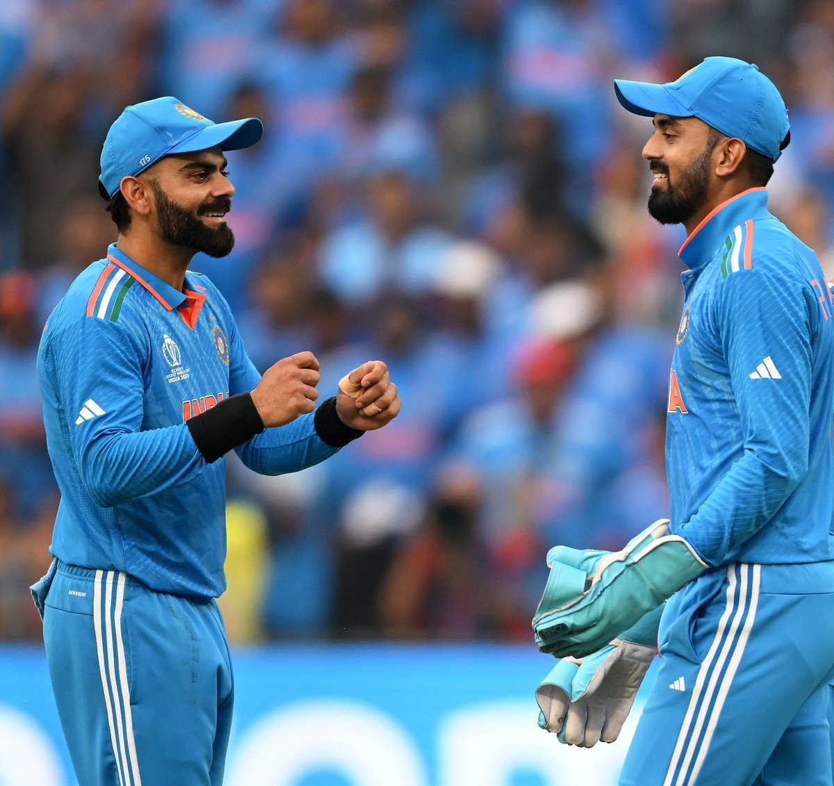 Govindrj34's tweet photo. KL Rahul - The most Selfless man I have ever seen. 

if he wants he could score his fifty but he choose Virat 💯 and refuse to take singles. 
#INDvsBAN #indiavsbangladesh #ViratKohli #HardikPandya #KLRahul #Gaza https://t.co/Qz48EdRyBn