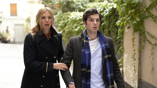 SkylineIFE's tweet image. 🎭In "Le Parfum Vert", an actor is murdered.  His friend (and prime suspect) may be next in the sights of the mysterious "Green Perfume". Can the hunted become the hunter?  🌍🎞️✈️ 😊
#WorldCinema #InflightEntertainment

Contact: sales@skyline-ife.com