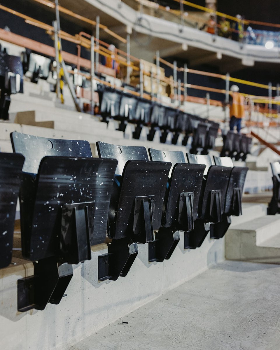 adidasarena's tweet photo. Les premiers des 6407 sièges viennent d'être posés ! Qui a hâte de les tester ? 

Par ici pour quelques clichés du chantier 👇

#adidasarena #movethelines #onouvrebientôt https://t.co/ekOxv4cwK5