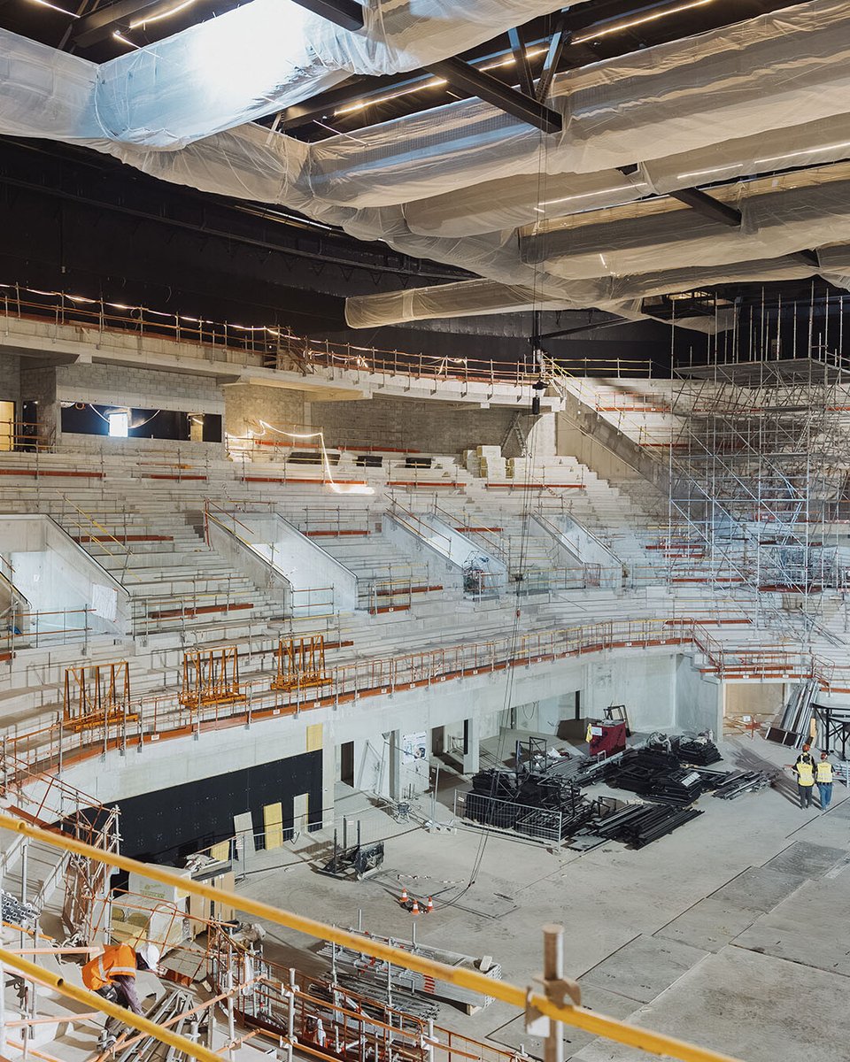 adidasarena's tweet photo. Les premiers des 6407 sièges viennent d'être posés ! Qui a hâte de les tester ? 

Par ici pour quelques clichés du chantier 👇

#adidasarena #movethelines #onouvrebientôt https://t.co/ekOxv4cwK5