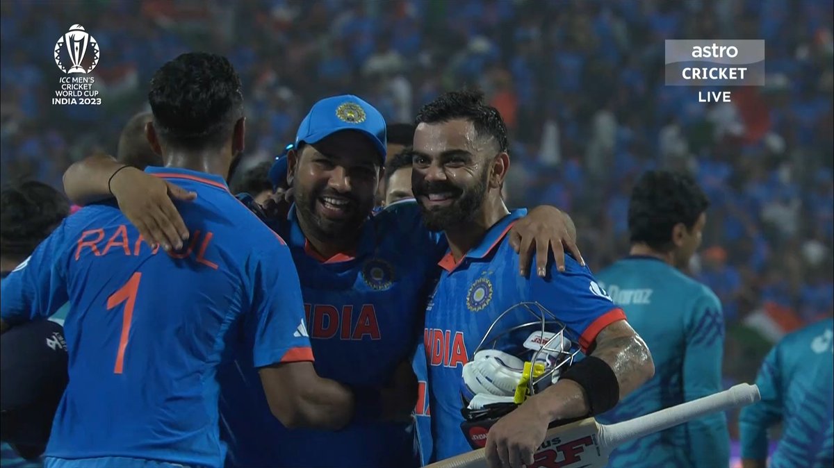 Govindrj34's tweet photo. This trio 💕 ⏫
Most loved feel for us 
#IndVsBang #INDvBAN #ViratKohli #KLRahul #indiavsbangladesh #CWC2023 https://t.co/cFaZsrbQgn